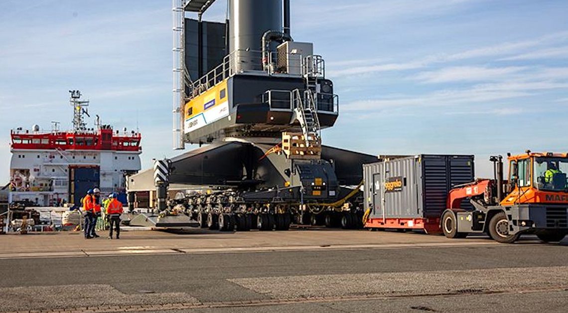 massive-liebherr-mobile-electric-crane-lifts-300-tons-in-the-netherlands-27-03-2024-1140x628.jpg