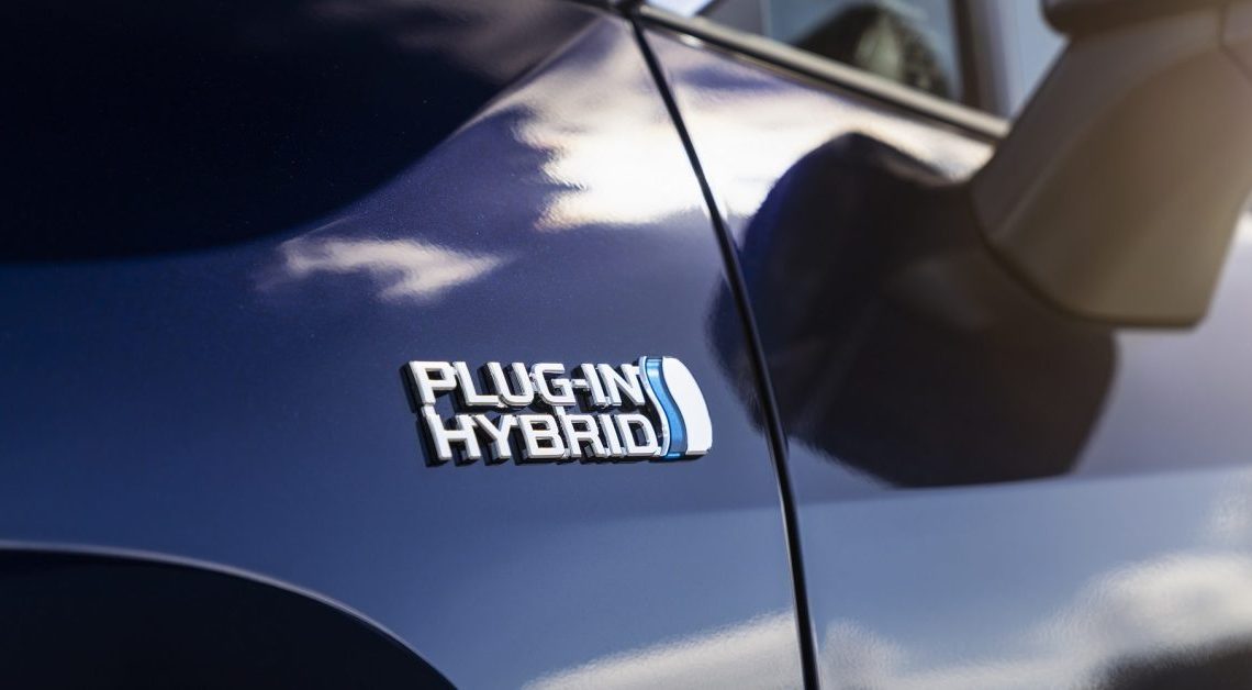 yet-another-study-shows-plug-in-hybrids-aren-t-as-clean-as-we-thought-26-03-2024-1140x628.jpg