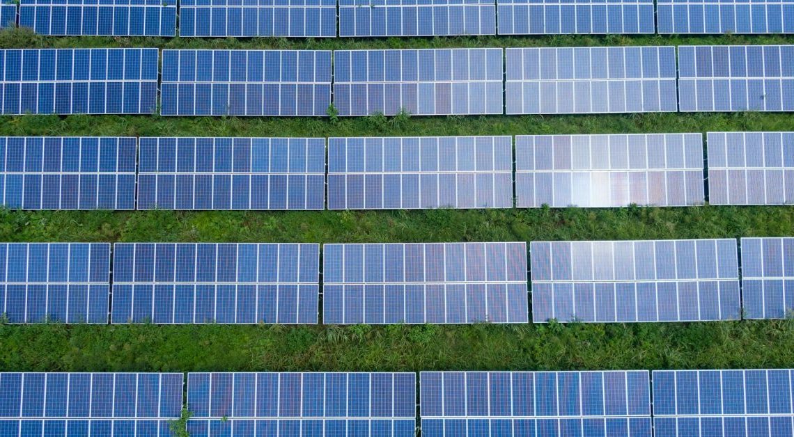 The Rise of Solar Farms in the UK: A Vision for Renewable Energy