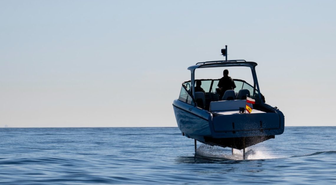 Top Tech News - Electric Boat Revolutionizes Marine Travel Today